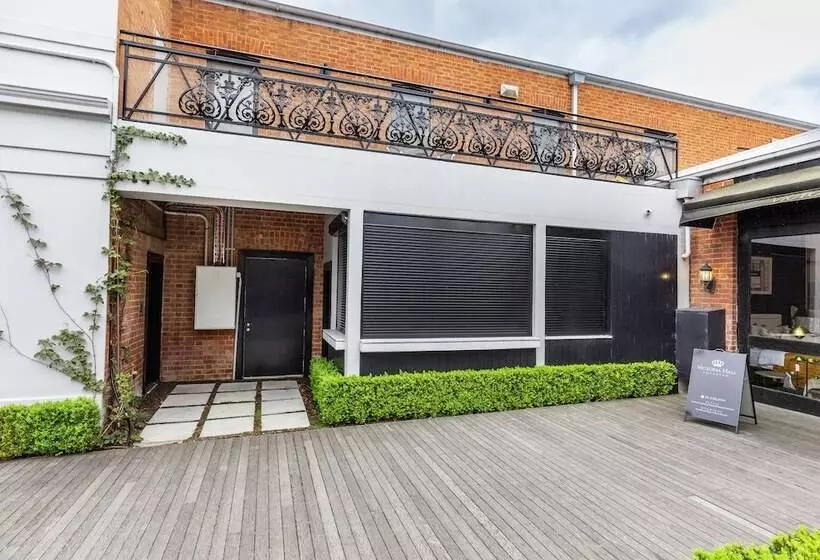 هتل Victoria Hall Apartments