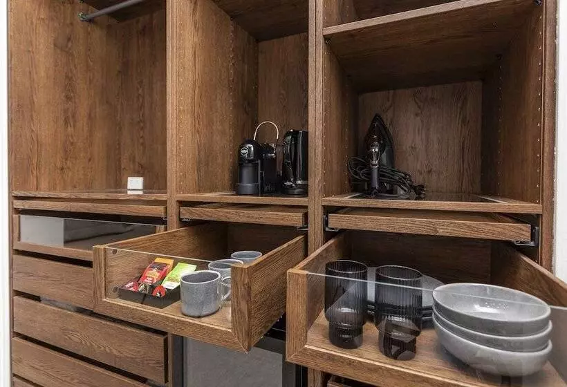 هتل Victoria Hall Apartments