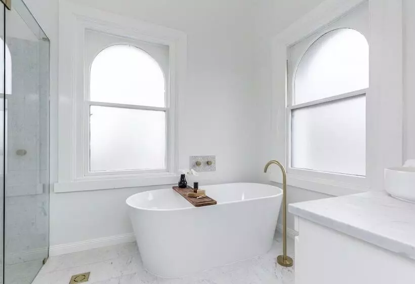 هتل Victoria Hall Apartments