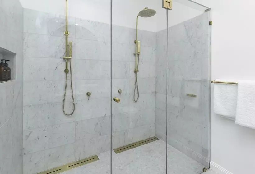 هتل Victoria Hall Apartments