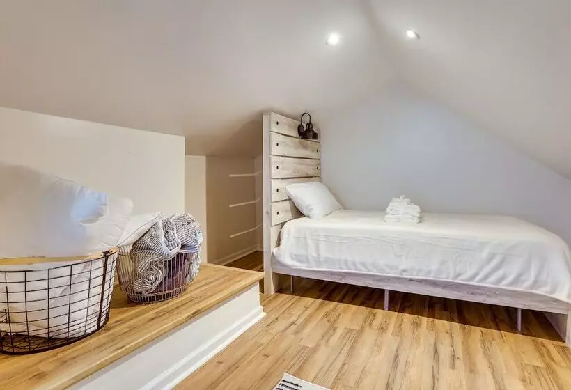 Modern Northfield Cottage W/ Yard!