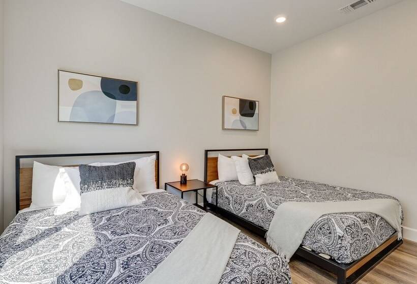 Modern Santa Rosa Retreat Close To Wineries!