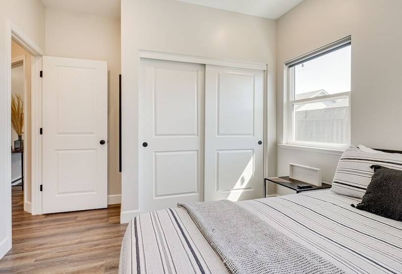 Modern Santa Rosa Retreat Close To Wineries!