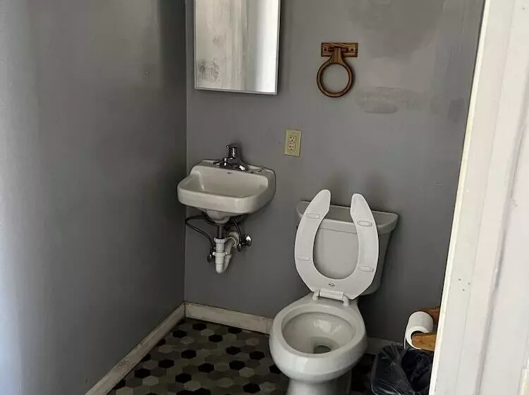 Motelli Grand Howell Inn