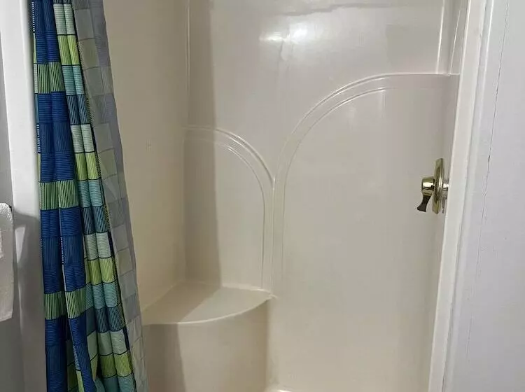 Motelli Grand Howell Inn