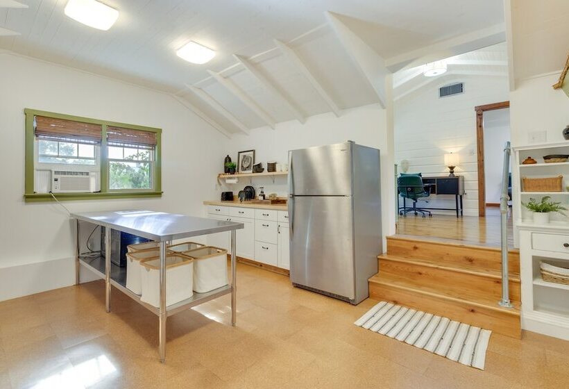 Mount Dora Home: Private Pool, Spa & Tropical Bar!