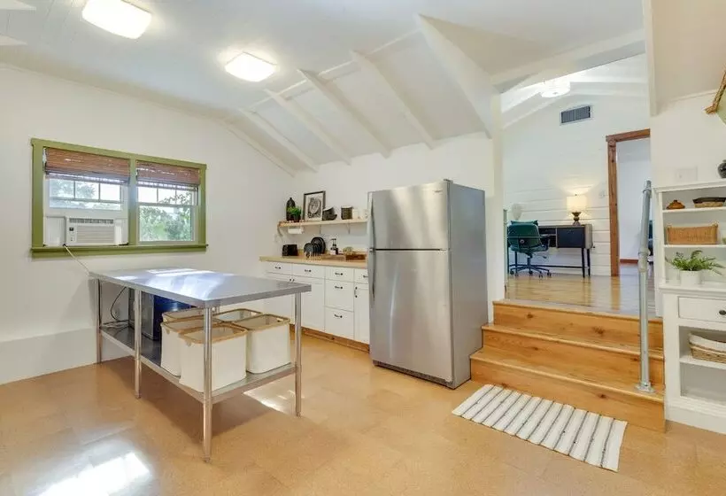 Mount Dora Home: Private Pool, Spa & Tropical Bar!