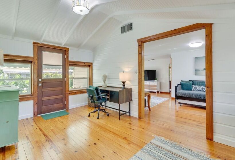 Mount Dora Home: Private Pool, Spa & Tropical Bar!