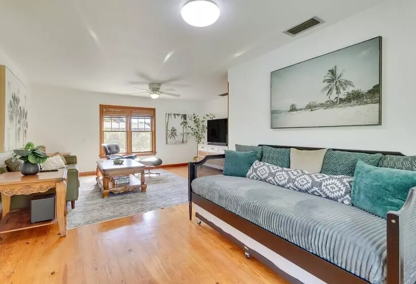 Mount Dora Home: Private Pool, Spa & Tropical Bar!