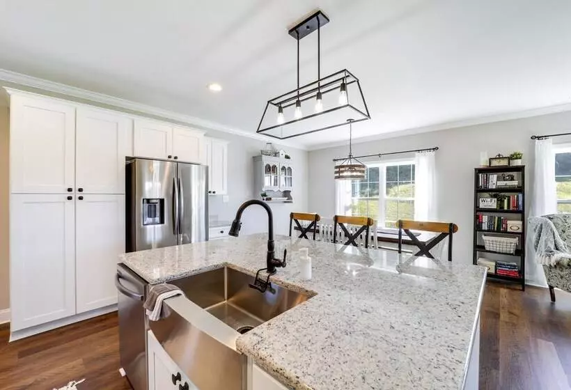 Peaceful Butler Hideaway At The Pond