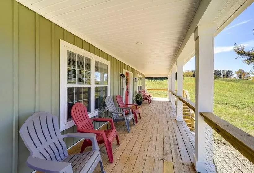 Peaceful Butler Hideaway At The Pond
