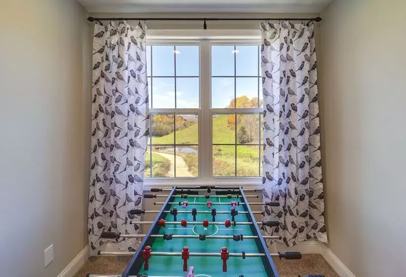 Peaceful Butler Hideaway At The Pond