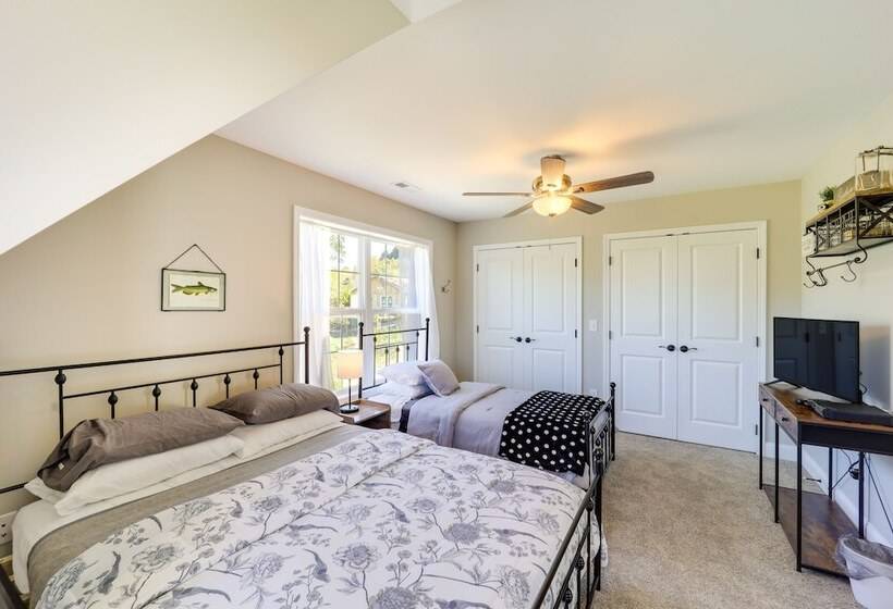 Peaceful Butler Hideaway At The Pond