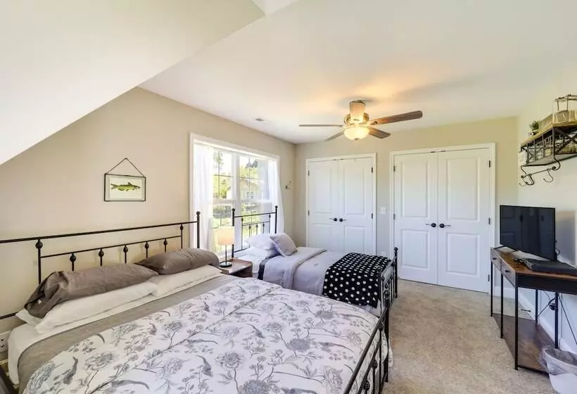 Peaceful Butler Hideaway At The Pond