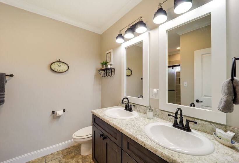 Peaceful Butler Hideaway At The Pond