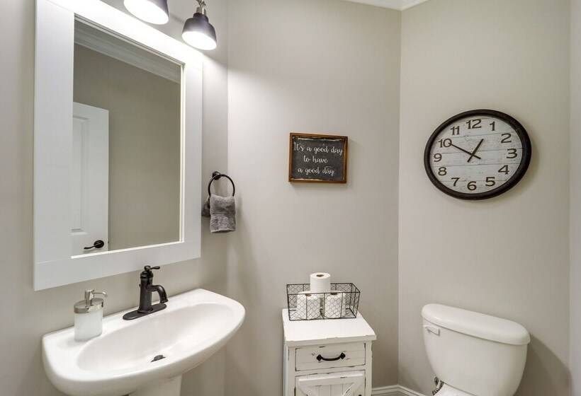 Peaceful Butler Hideaway At The Pond