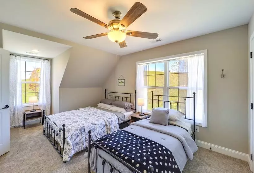 Peaceful Butler Hideaway At The Pond