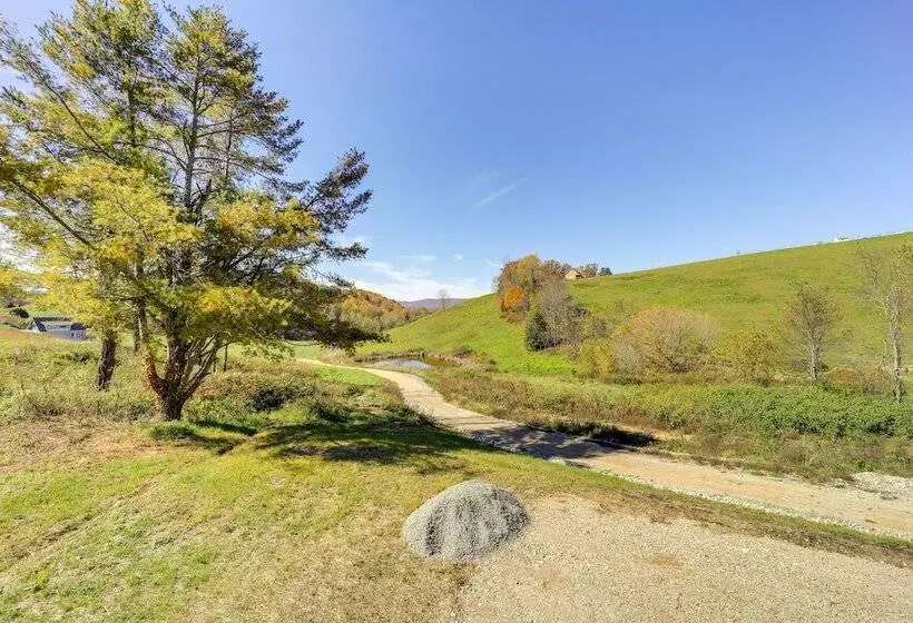 Peaceful Butler Hideaway At The Pond