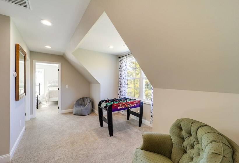 Peaceful Butler Hideaway At The Pond