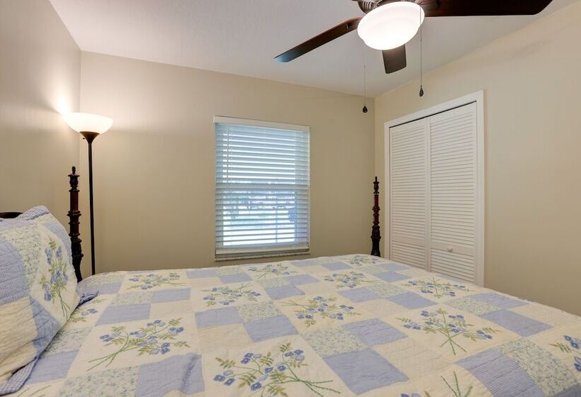 Peaceful Country Home In Williston: Horses Welcome