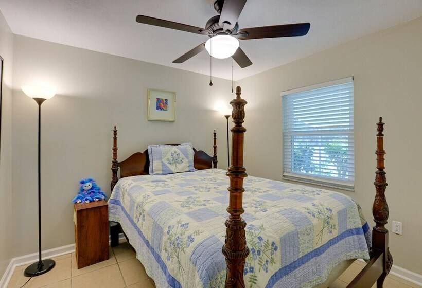 Peaceful Country Home In Williston: Horses Welcome