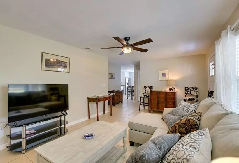 Peaceful Country Home In Williston: Horses Welcome