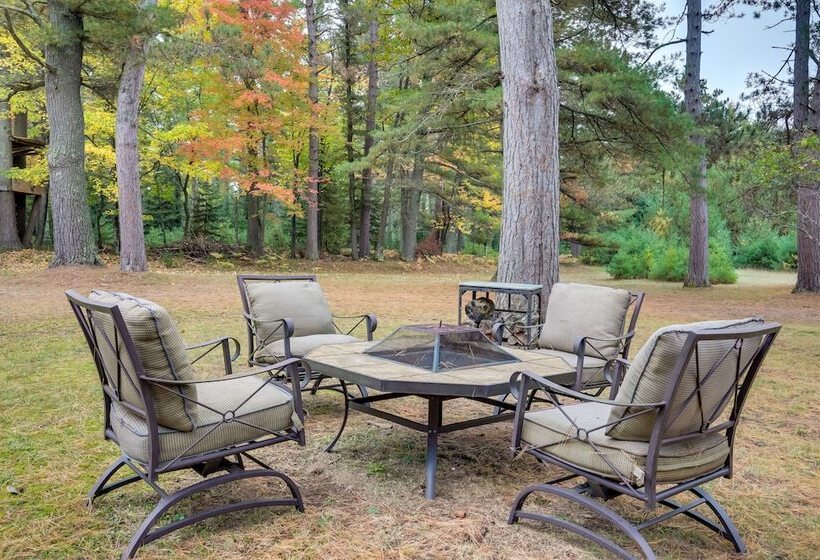 Peaceful Saint Germain Home W/ Fire Pit!