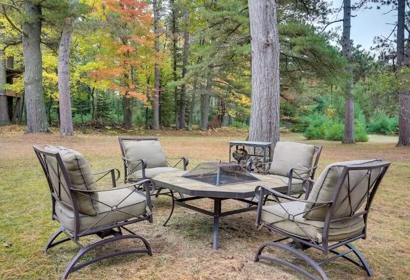 Peaceful Saint Germain Home W/ Fire Pit!