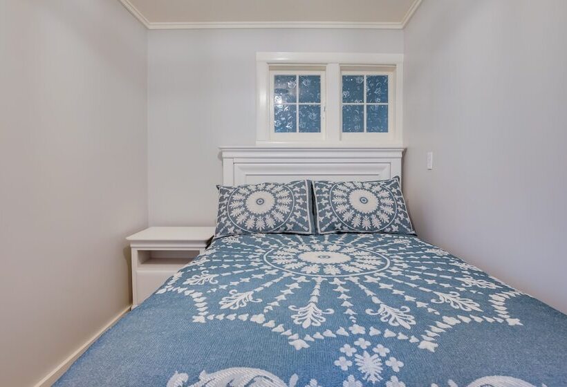 Peaceful Saint Germain Home W/ Fire Pit!