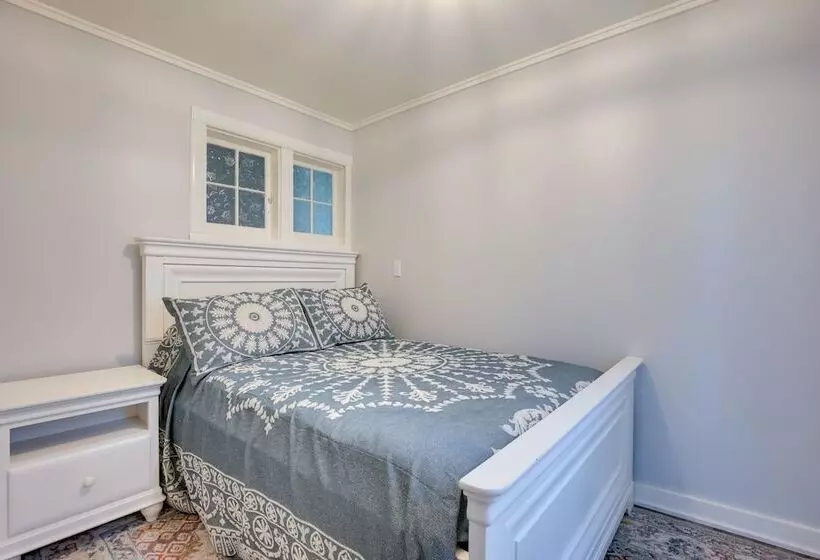 Peaceful Saint Germain Home W/ Fire Pit!