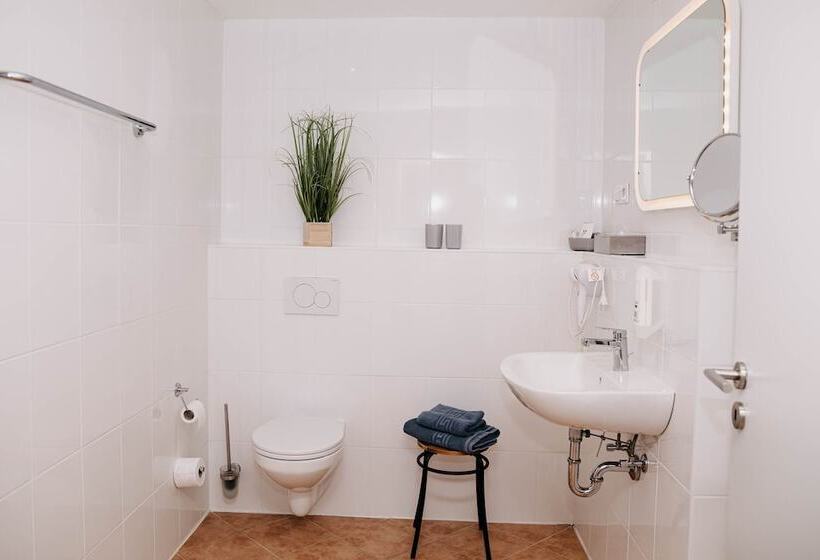 פנסיון Altstadt Residenz Manz