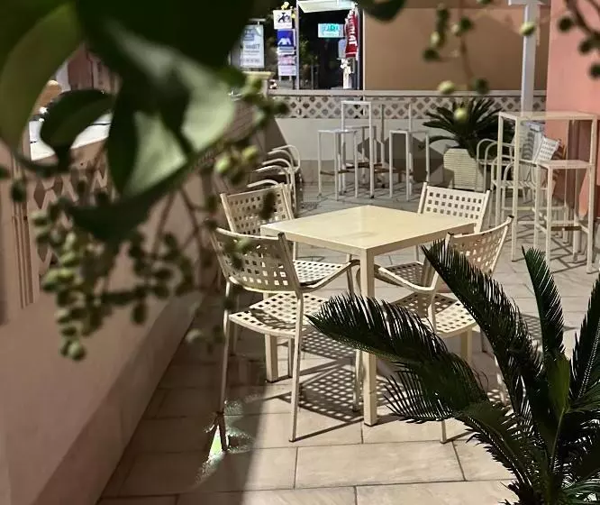 پانسیون A Due Passi Dal Mare