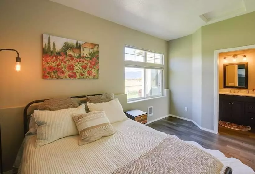 Pet Friendly Stevensville Home W/ Mountain Views!