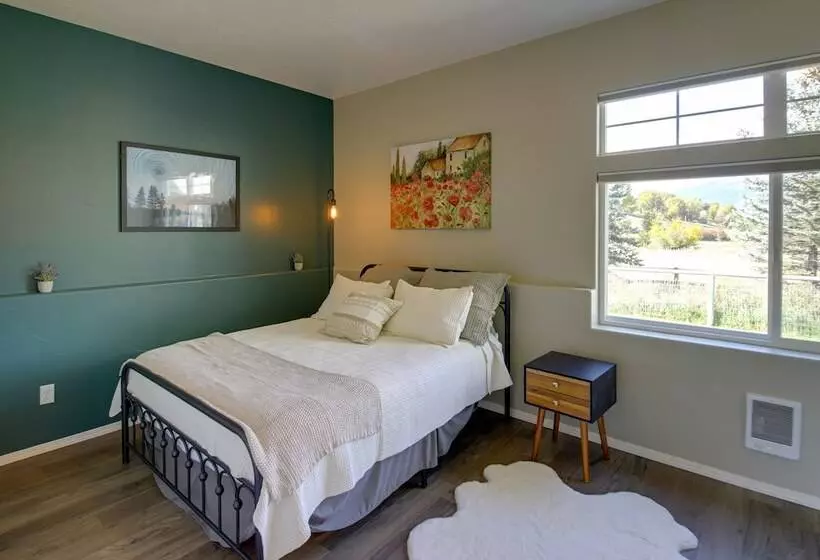 Pet Friendly Stevensville Home W/ Mountain Views!