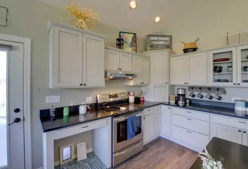 Pet Friendly Stevensville Home W/ Mountain Views!