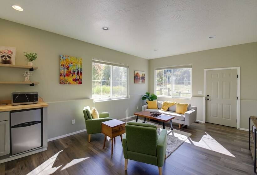 Pet Friendly Stevensville Home W/ Mountain Views!