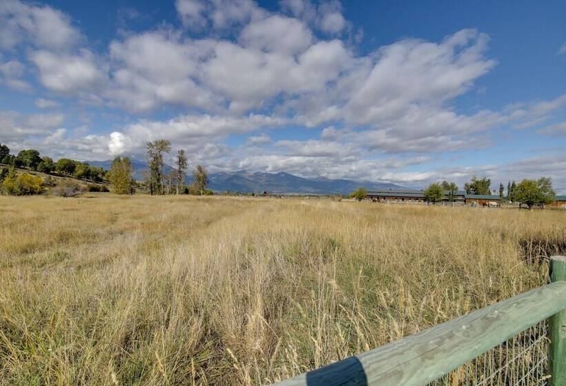 Pet Friendly Stevensville Home W/ Mountain Views!