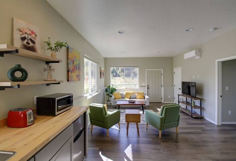 Pet Friendly Stevensville Home W/ Mountain Views!