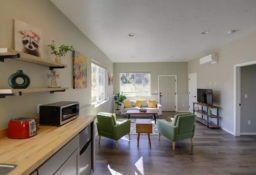 Pet Friendly Stevensville Home W/ Mountain Views!