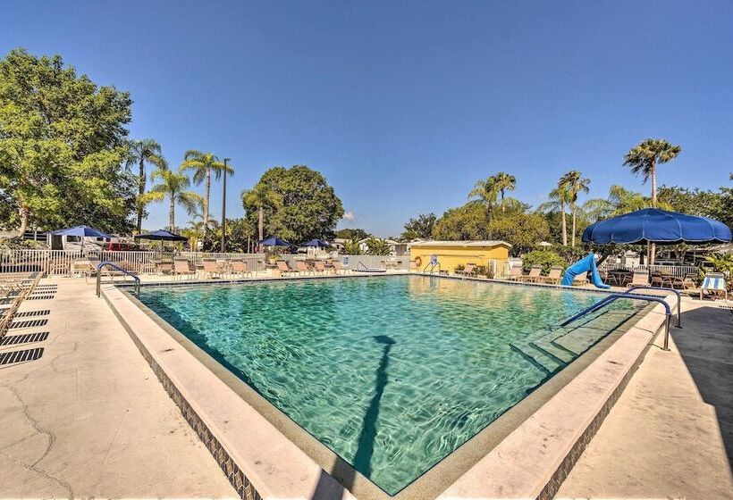 Port Charlotte Home W/ Pool Access 10 Mi To Beach!