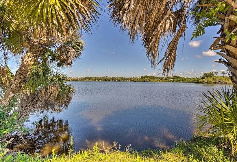 Port Charlotte Home W/ Pool Access 10 Mi To Beach!