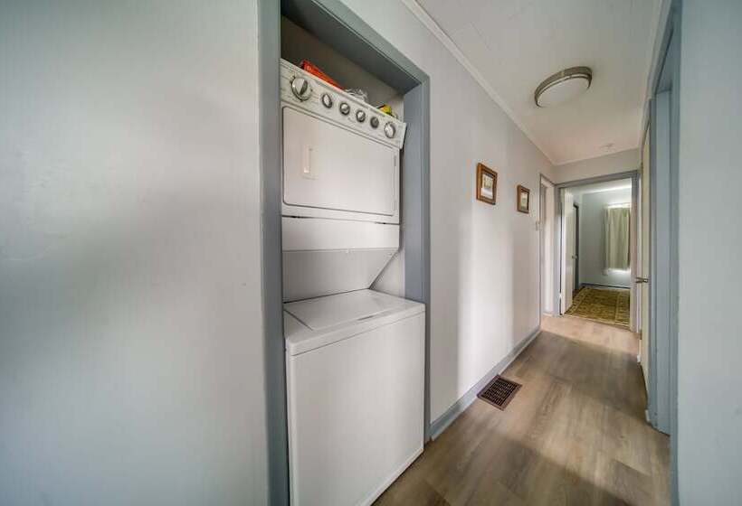 Quaint Ripley Retreat 5 Mi To Ripley Beach!