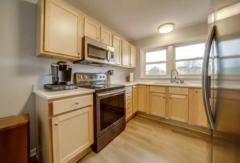 Quaint Ripley Retreat   5 Mi To Ripley Beach!