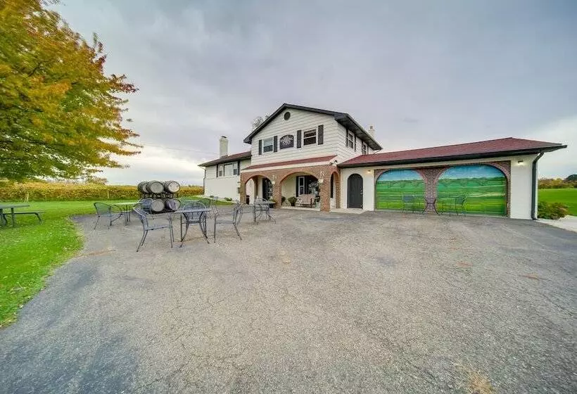 Quaint Ripley Retreat   5 Mi To Ripley Beach!