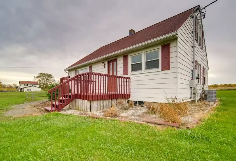 Quaint Ripley Retreat   5 Mi To Ripley Beach!