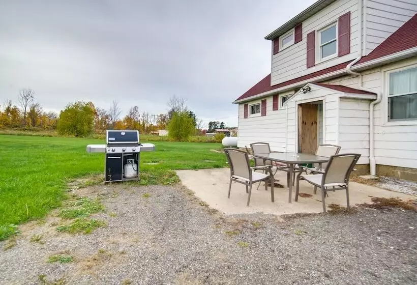 Quaint Ripley Retreat   5 Mi To Ripley Beach!