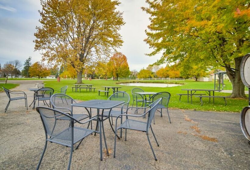 Quaint Ripley Retreat 5 Mi To Ripley Beach!