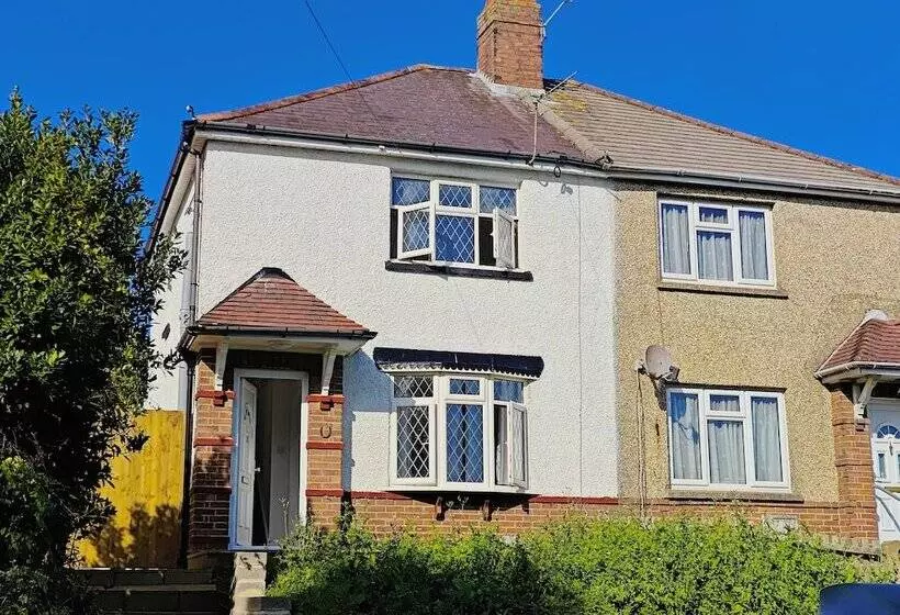 レジデンス 4 Bed House In Southampton Ideal For Contractors