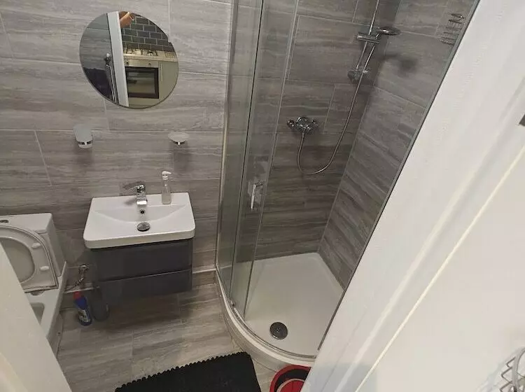 レジデンス 4 Bed House In Southampton Ideal For Contractors