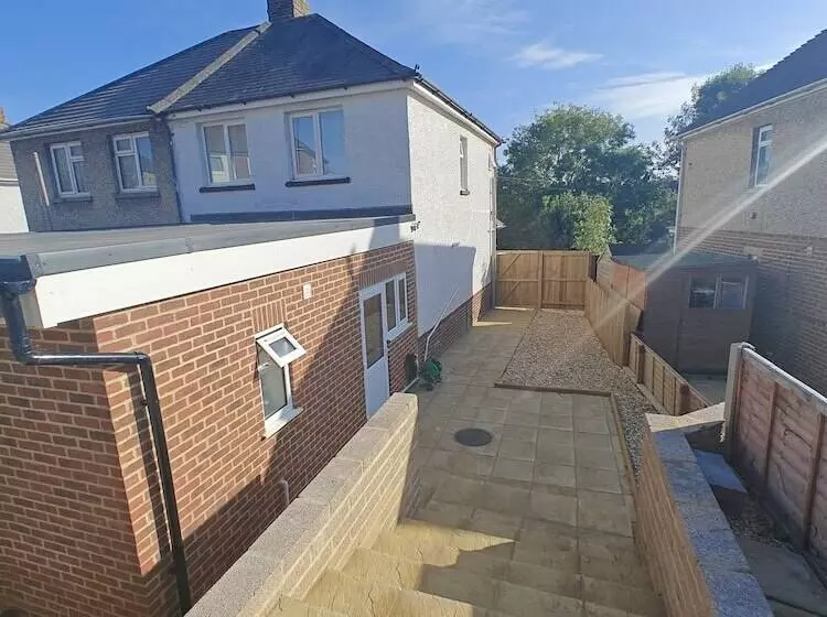 レジデンス 4 Bed House In Southampton Ideal For Contractors